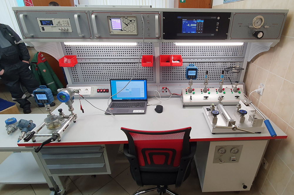 Оснащение метрологической лаборатории в НГДУ "Речицанефть"